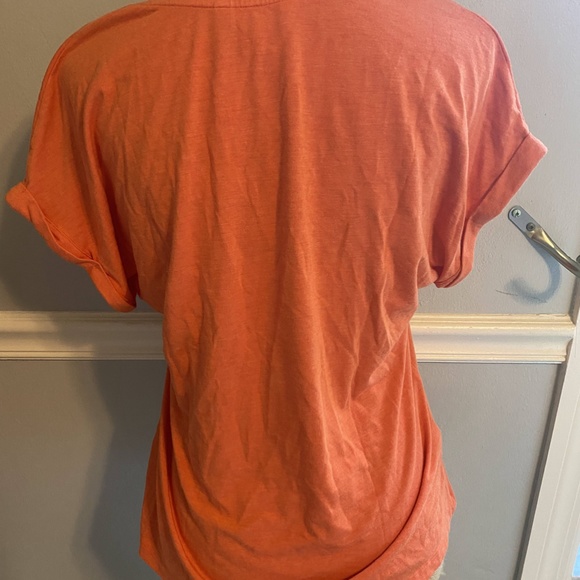 Tommy Bahama Women's V neck orange shirt - Picture 2 of 3